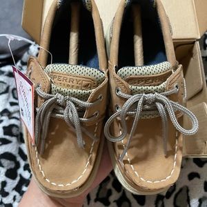 Tan/Navy 9.5 boys shoe